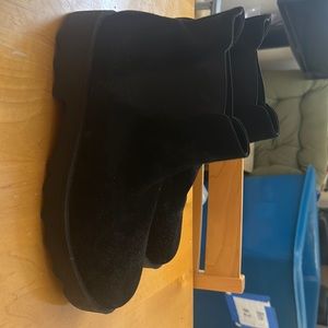 Aerosoles Chelsea booties NWT!